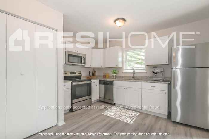 338 Bluebonnet Trl - Photo 3 of 17