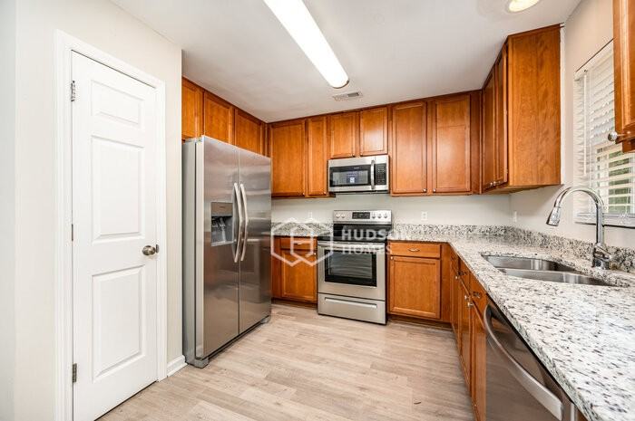 3713 Cyrus Street - Photo 7 of 21