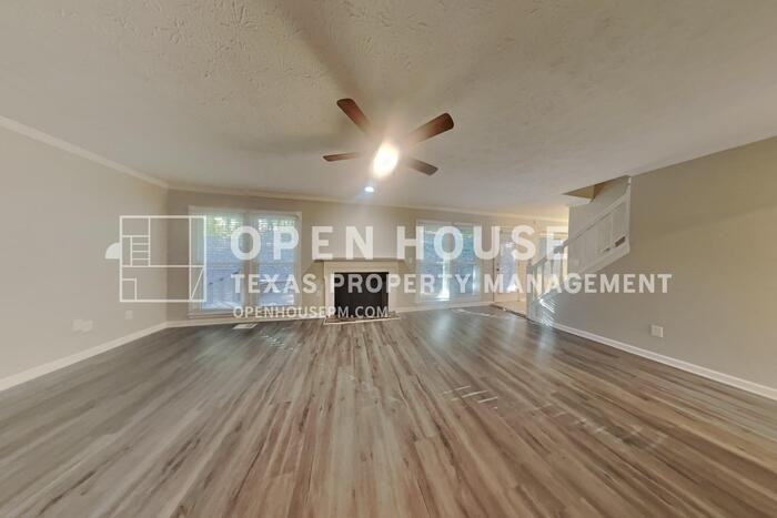 11090 Surrey Park Trl - Photo 4 of 20