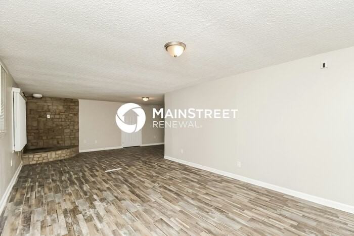 8101 N Jefferson St - Photo 4 of 16