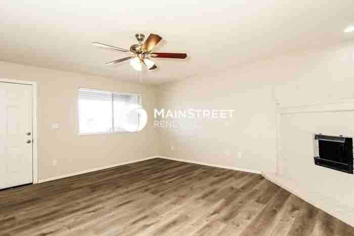 5501 N 68th Ave - Photo 3 of 15