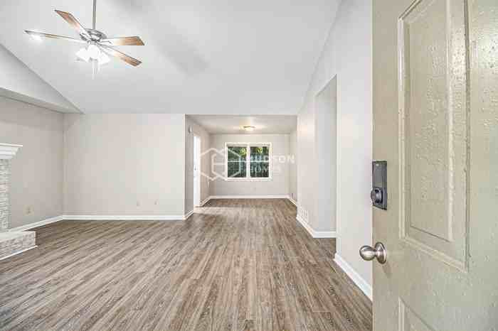 4545 Creek Bluff Dr - Photo 5 of 25