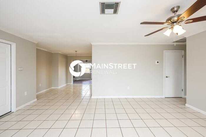 3111 Mercer Rd - Photo 3 of 16