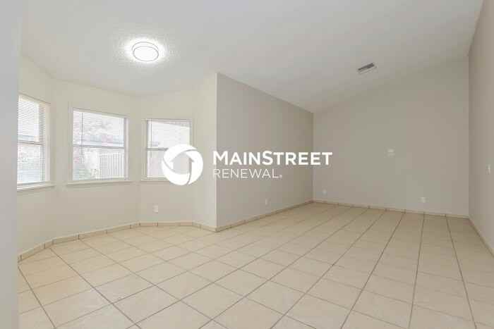 737 East Oregon Street - Photo 3 of 17