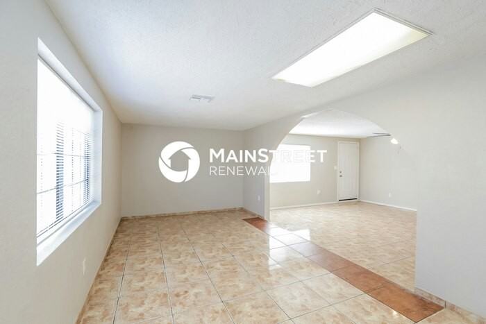 5802 W Berkeley Rd - Photo 3 of 16