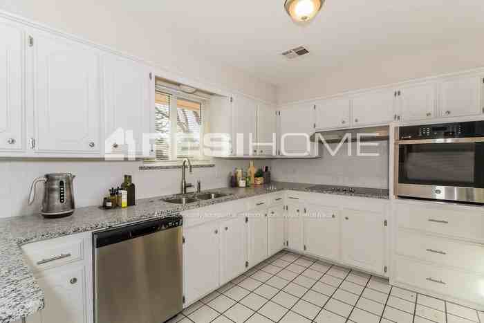 8709 Candlewood Dr - Photo 2 of 20