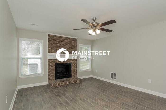 7700 Hickory Hollow Ln - Photo 4 of 16