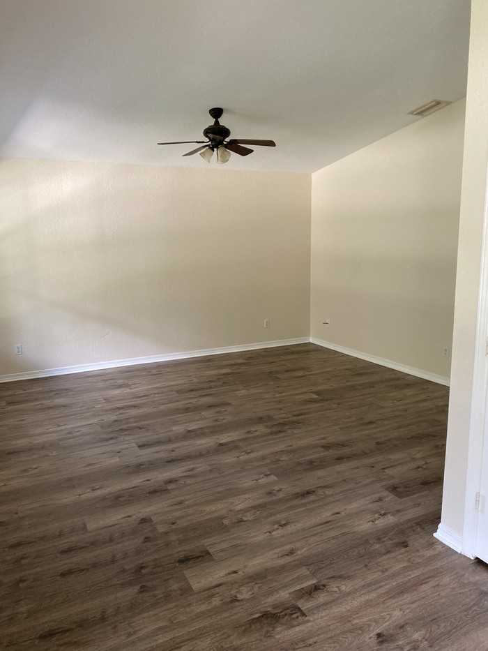 6131 E Pike St - Photo 3 of 10