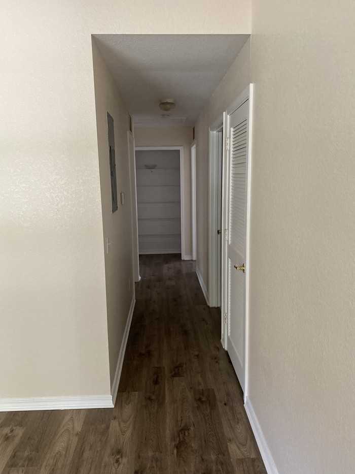 6131 E Pike St - Photo 5 of 10