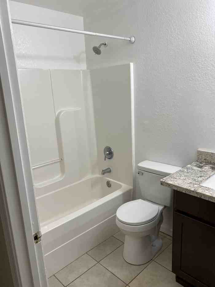 6131 E Pike St - Photo 6 of 10