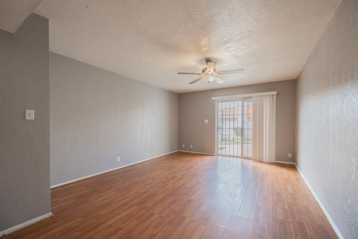 6822 N 35th Ave #J - Photo 5 of 20