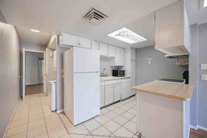 6822 N 35th Ave #J - Photo 6 of 20