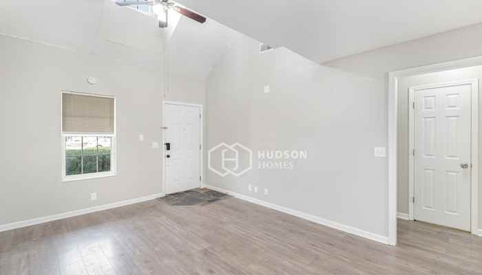 5041 Cornelius Dr - Photo 6 of 19