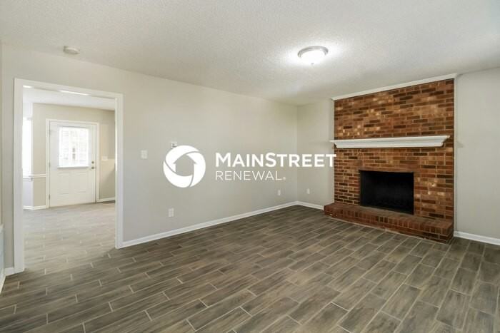 529 Regal Dr - Photo 2 of 18