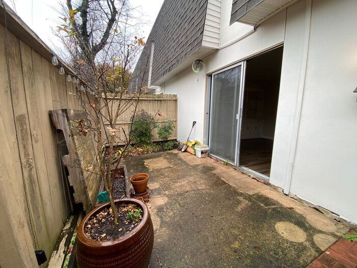 2097 Graybar Ln #C5 - Photo 6 of 38