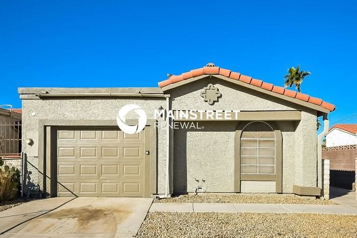 2389 Los Feliz St - Photo 2 of 16