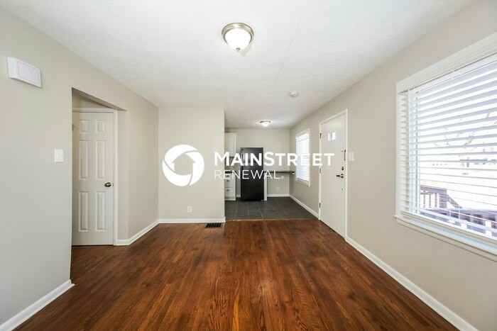 6667 E 17th St - Photo 3 of 17