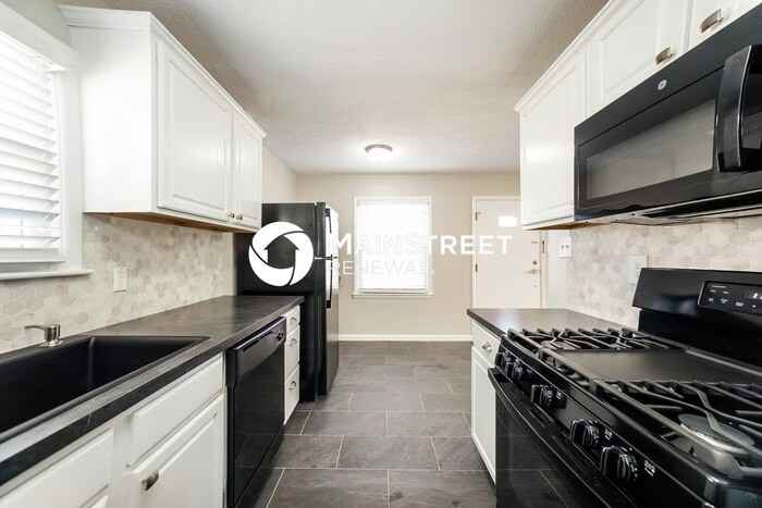 6667 E 17th St - Photo 4 of 17