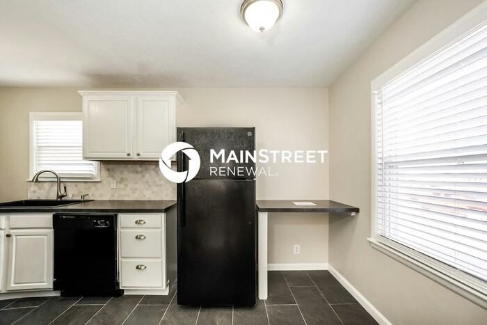 6667 E 17th St - Photo 5 of 17