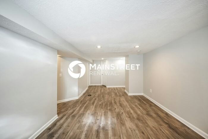 6667 E 17th St - Photo 7 of 17