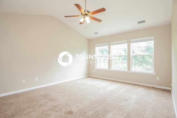 3138 Old Ironside Dr - Photo 5 of 17