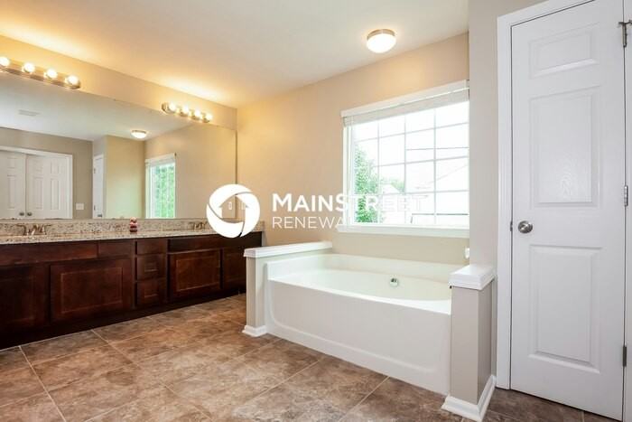 3138 Old Ironside Dr - Photo 7 of 17