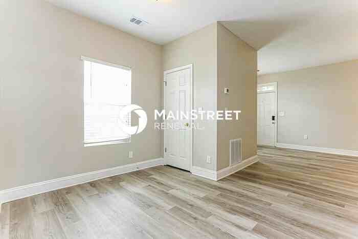 298 Delevan St Sw - Photo 4 of 17