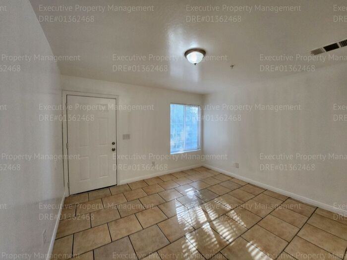 3017 Potomac Ave #8 - Photo 4 of 16