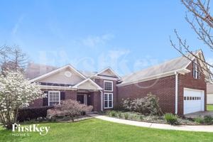 featured image of 807 Lazy Ln