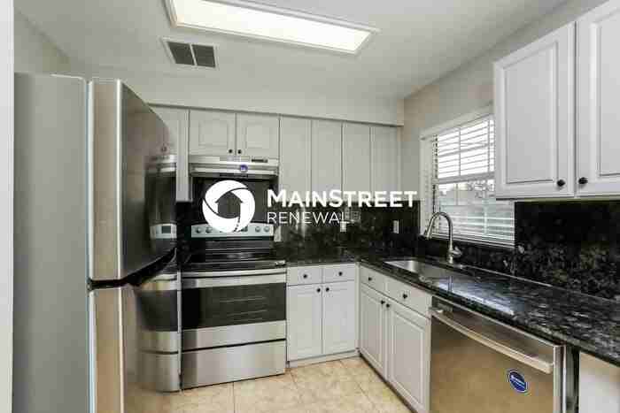 7560 Quail Pond Street - Photo 5 of 16