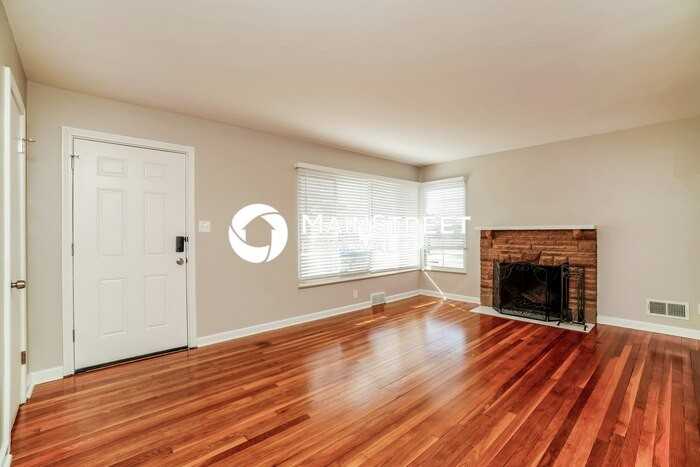 2888 Dover Rd - Photo 3 of 17