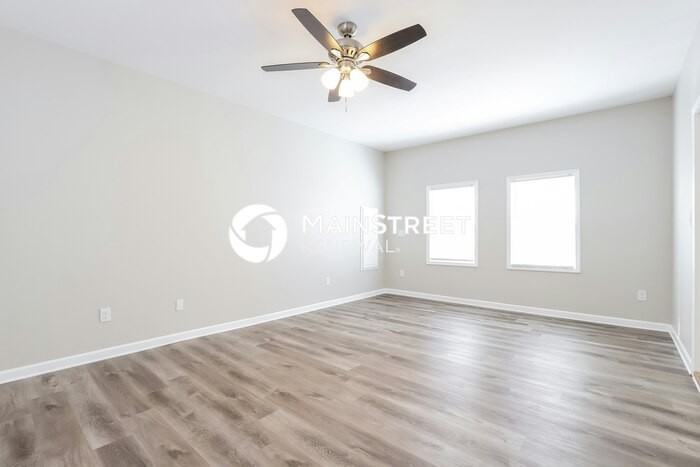 5330 Mercedes Dr - Photo 3 of 17