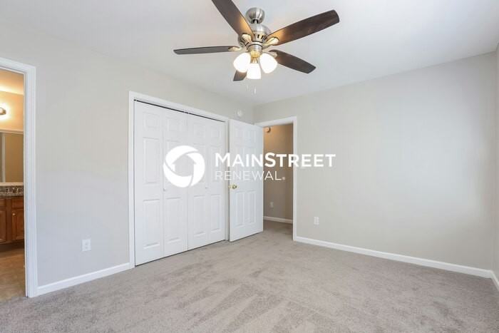 5330 Mercedes Dr - Photo 6 of 17