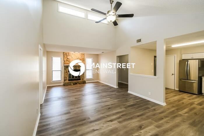 8219 Crosswind Rd - Photo 3 of 16