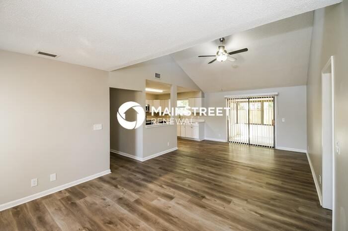 8219 Crosswind Rd - Photo 4 of 16