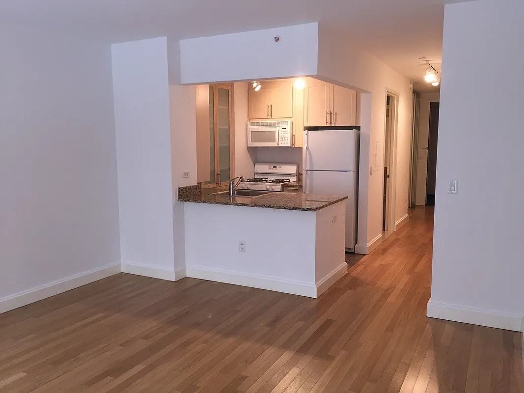 Hanover Sq #15Q - Photo 2 of 8