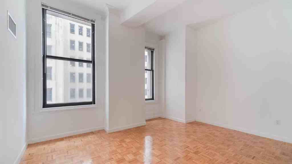 Broadway #2809 - Photo 2 of 5