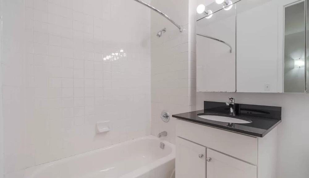 Broadway #2809 - Photo 5 of 5