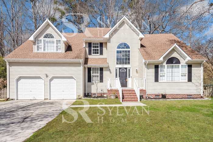 1204 Willow Creek Ct - Photo 2 of 16