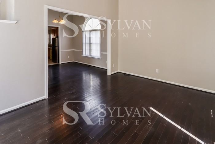 1204 Willow Creek Ct - Photo 5 of 16