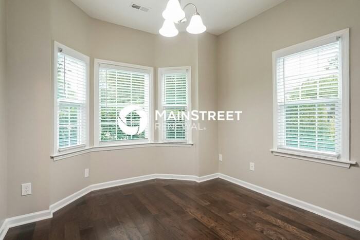 6014 River Lake Cir - Photo 3 of 10