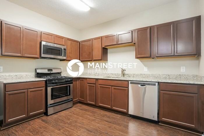 6014 River Lake Cir - Photo 4 of 10