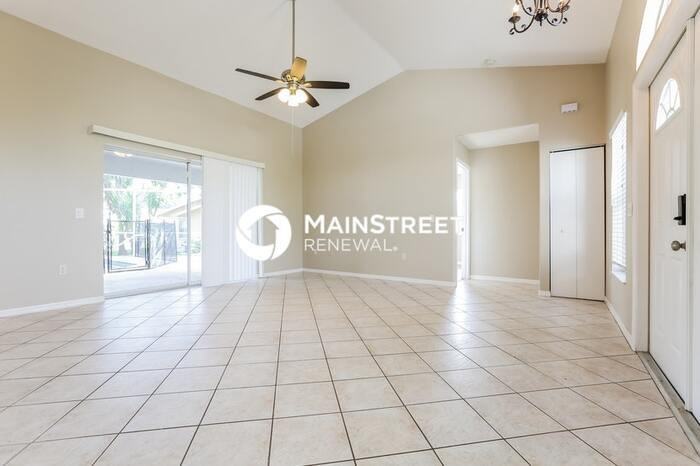 1333 Roosevelt Dr - Photo 2 of 16