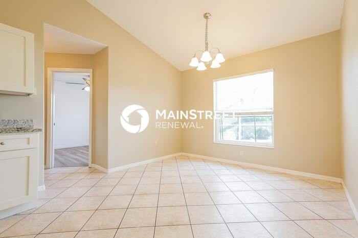 1333 Roosevelt Dr - Photo 5 of 16