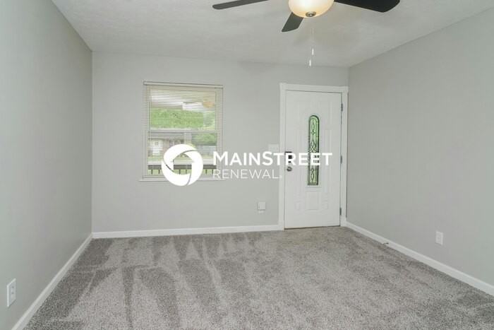 10902 Waycross Ave - Photo 5 of 16