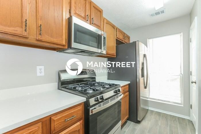 3020 Linden Dr - Photo 5 of 17