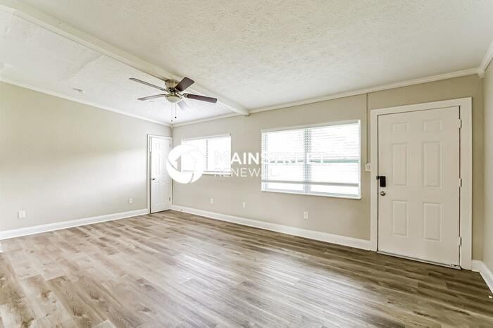 3125 Wallington Drive - Photo 3 of 16