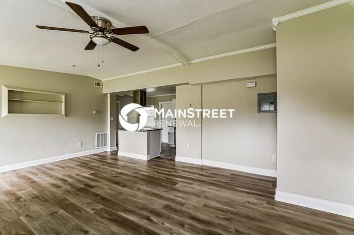 3125 Wallington Drive - Photo 4 of 16