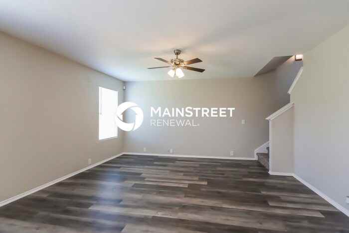 819 Grand Plains Dr - Photo 4 of 17
