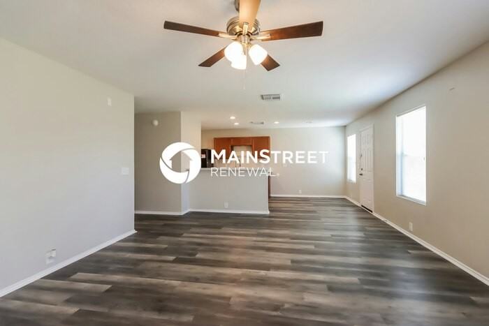 819 Grand Plains Dr - Photo 5 of 17
